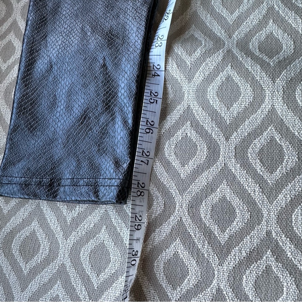 7 For All Mankind Women's Snakeskin Leggings sz S Night Out Rocker - Picture 6 of 11